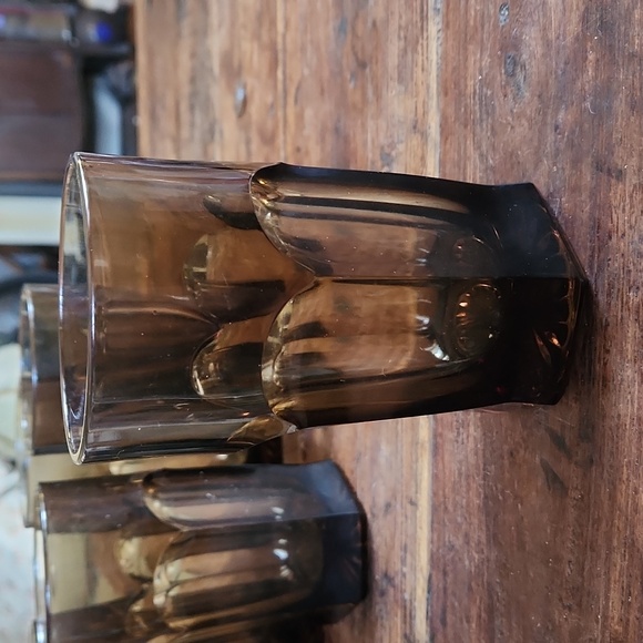 Drinking Glasses. - Picture 2 of 6